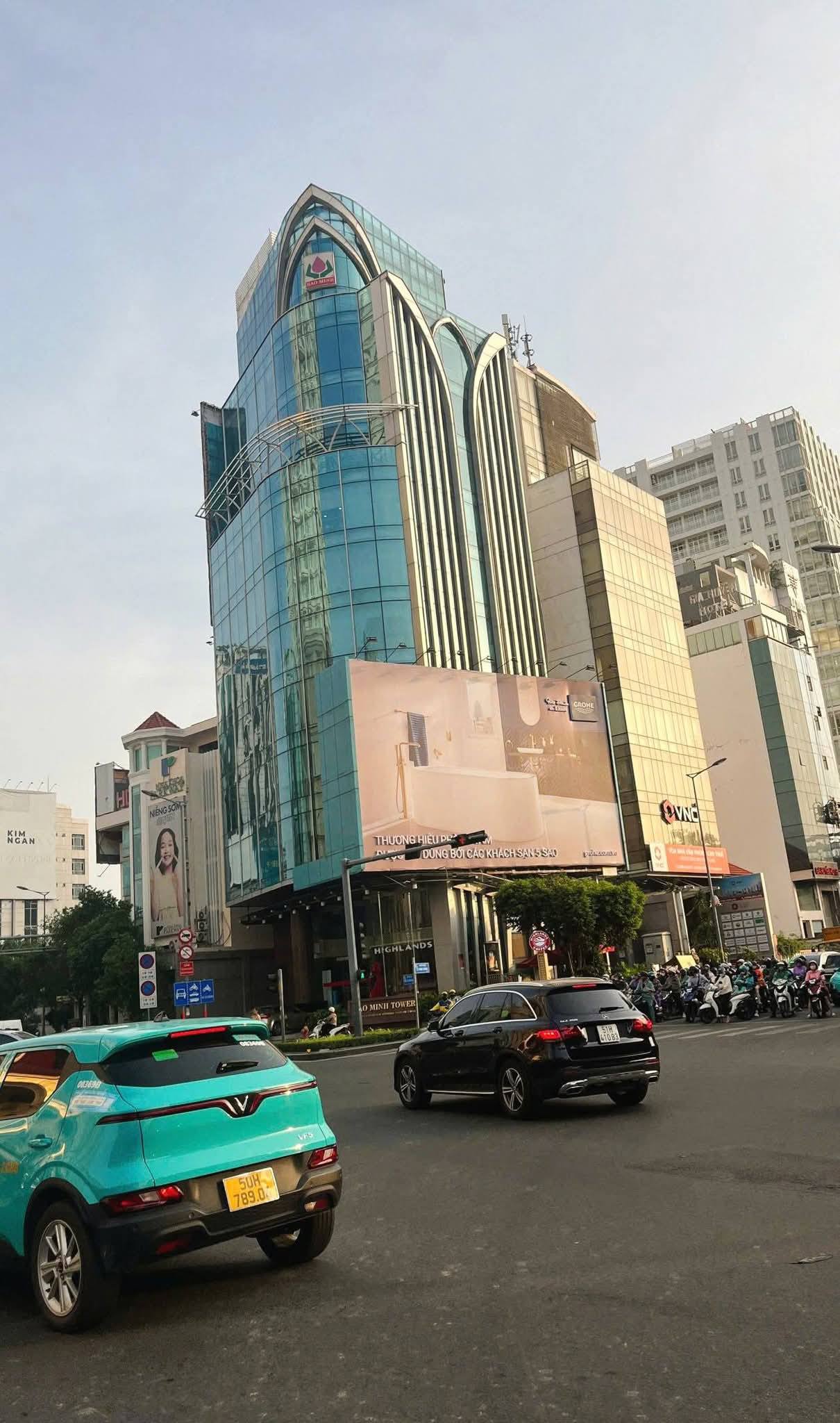 Nhà 8 tỷ, 4 phòng ngủ, 3 tầng, ô tô đỗ cửa ngay Nam Kỳ Khởi Nghĩa, Phú Nhuận