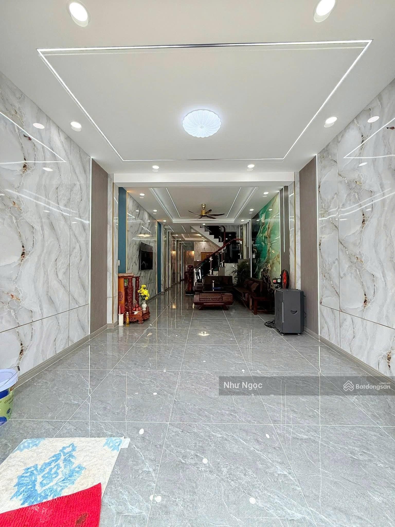 Bán gấp nhà riêng trệt lầu Quận 8 ngay chợ Phú Lợi 2 Trịnh Quang Nghị, sổ hồng riêng