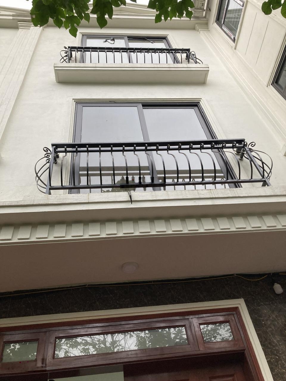 Hàng hiếm nhà 3.8 tỷ ngay trạm bơm Yên Nghĩa, 3 tầng (33m2), 0969419928