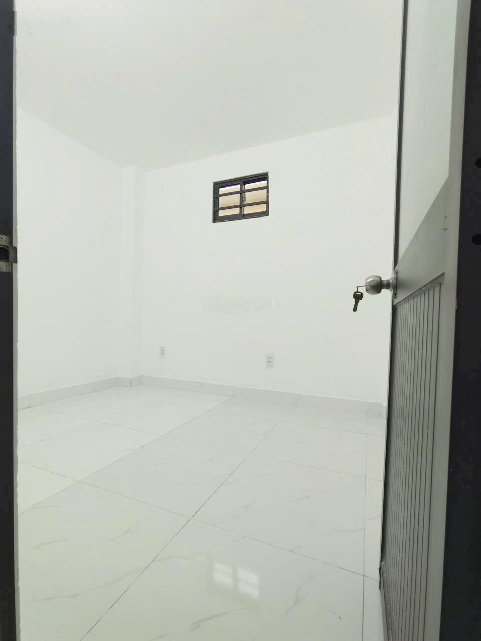 Bán Nhà Hẻm 1716 Huỳnh Tấn Phát Nhà Bè. DT: 3x6. XD trệt lầu 2PN 1WC. Giá 979 tr. LH 0965004779