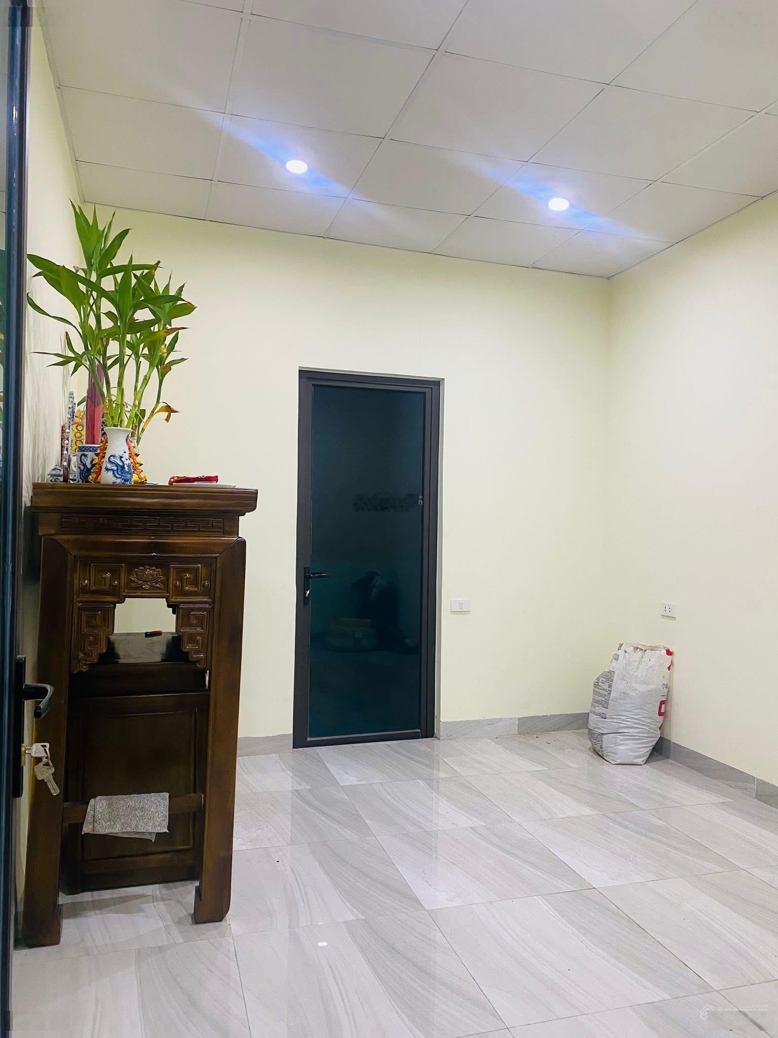 10m ra ô tô phố Hồng Mai nhà đẹp dân xây 2 thoáng ngõ ba gác tránh 27m2x5T giá 4.1 tỷ sổ CC có TL