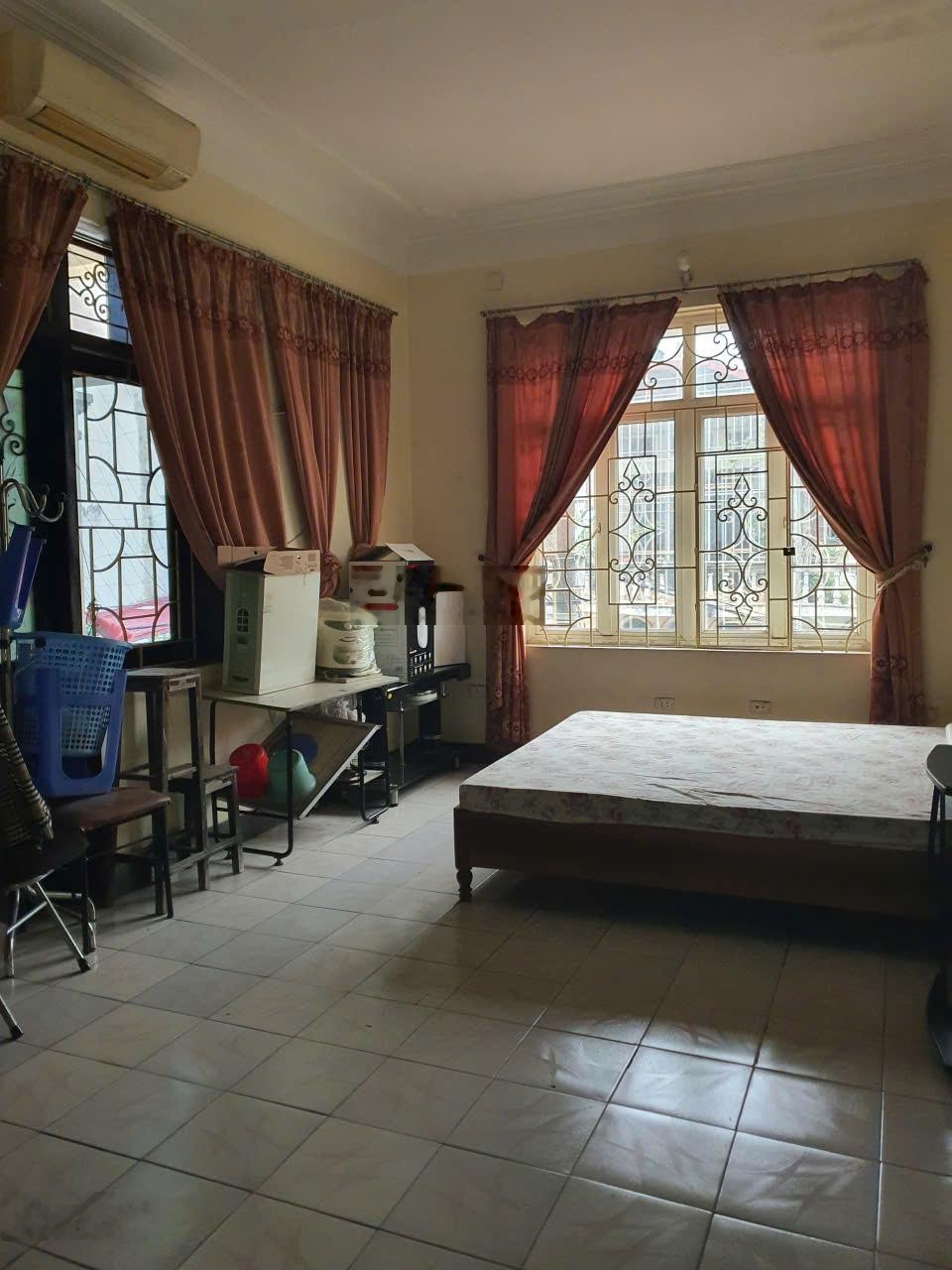 Cần cho thuê nhà gần KĐT Tecco. Mặt đường ô tô tránh. Vừa ở vừa làm văn phòng. 90m2x 2 tầng