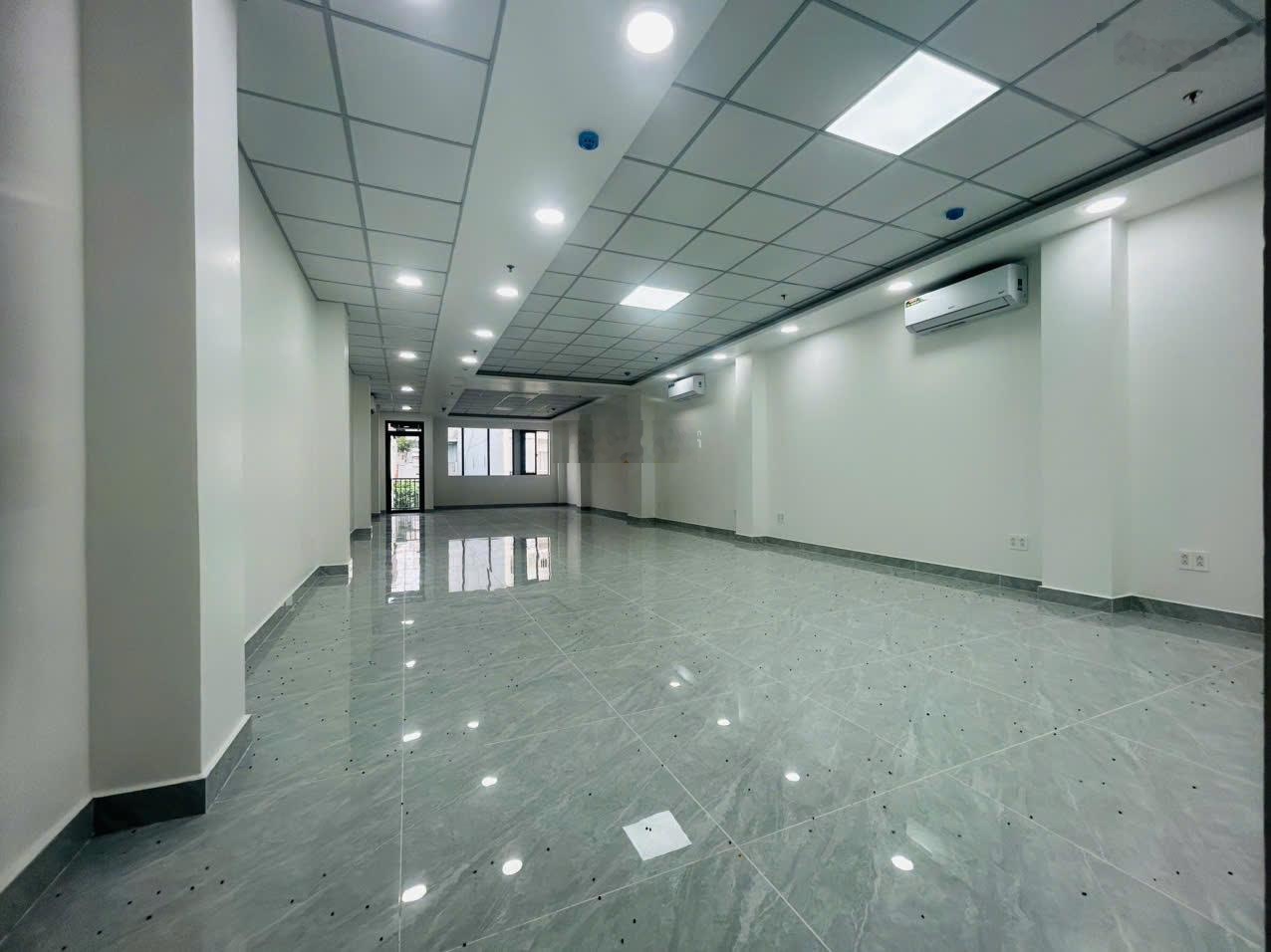 Cho Thuê Tòa Nhà Mới 100% Đường Cộng Hòa, Phường 13. DT: 7x23m. Hầm - 6 Tầng. Sàn Suốt. PCCC