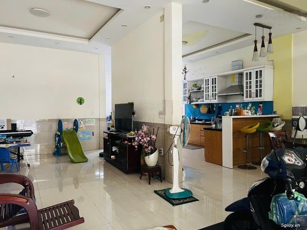 Cho thuê nhà nguyên căn Cư Xá Phú Lâm B