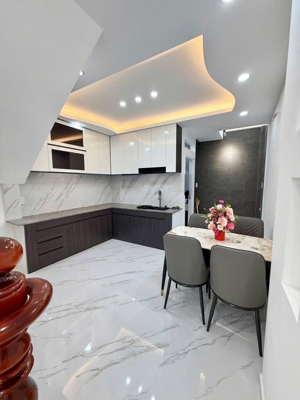 Vị trí đắc địa nhà Bành Văn Trân-Tân Bình 55m2 giá 1Tỷ850 full nội thất,hẻm xe hơi tiện lợi