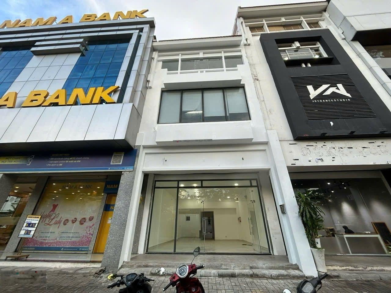 Cho thuê nhà nguyên căn KDC Mỹ Hoàng mặt tiền đường Nguyễn Văn Linh, Q. 7 DT: 6 x 18m