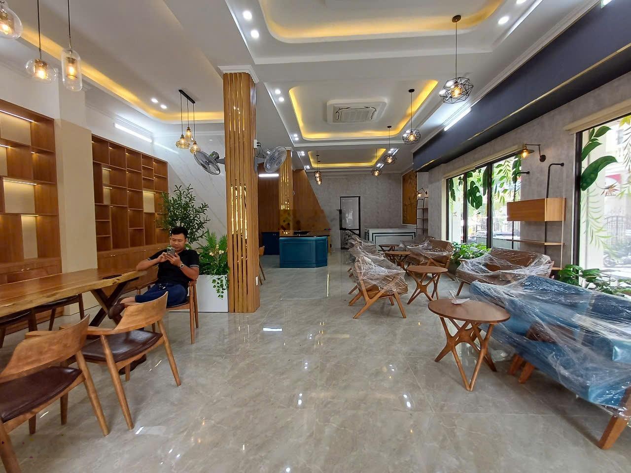 Căn góc biệt thự Cityland Park Hills Phường 10, diện tích: 8x20m hầm 4 lầu 6 phòng. 7WC =55 triệu