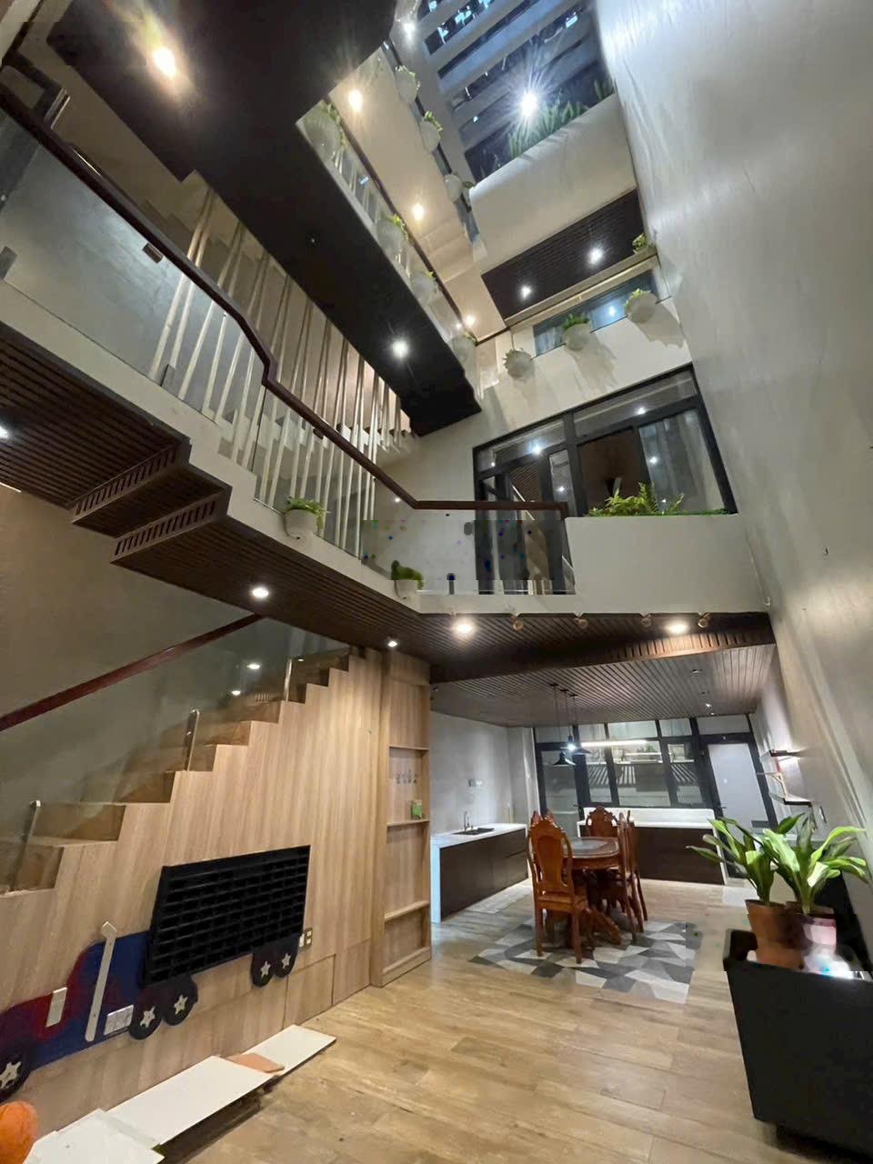 Nhà đẹp MT đường 30, diện tích 5x20m, 3.5 tấm, 4P nhà đẹp