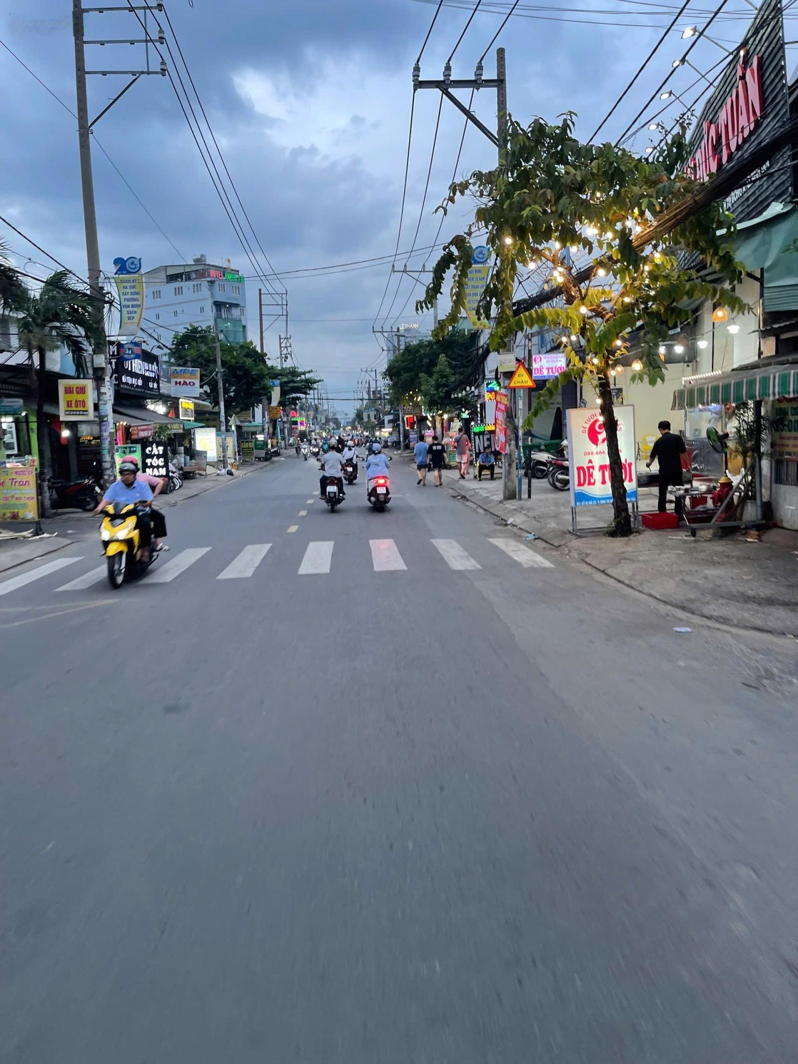 VIB phát mãi 1 tỷ 780tr nhà 1/ 8m Nguyễn Văn Tạo sát bên chợ Bà Chồi 85m2 - sổ hồng riêng