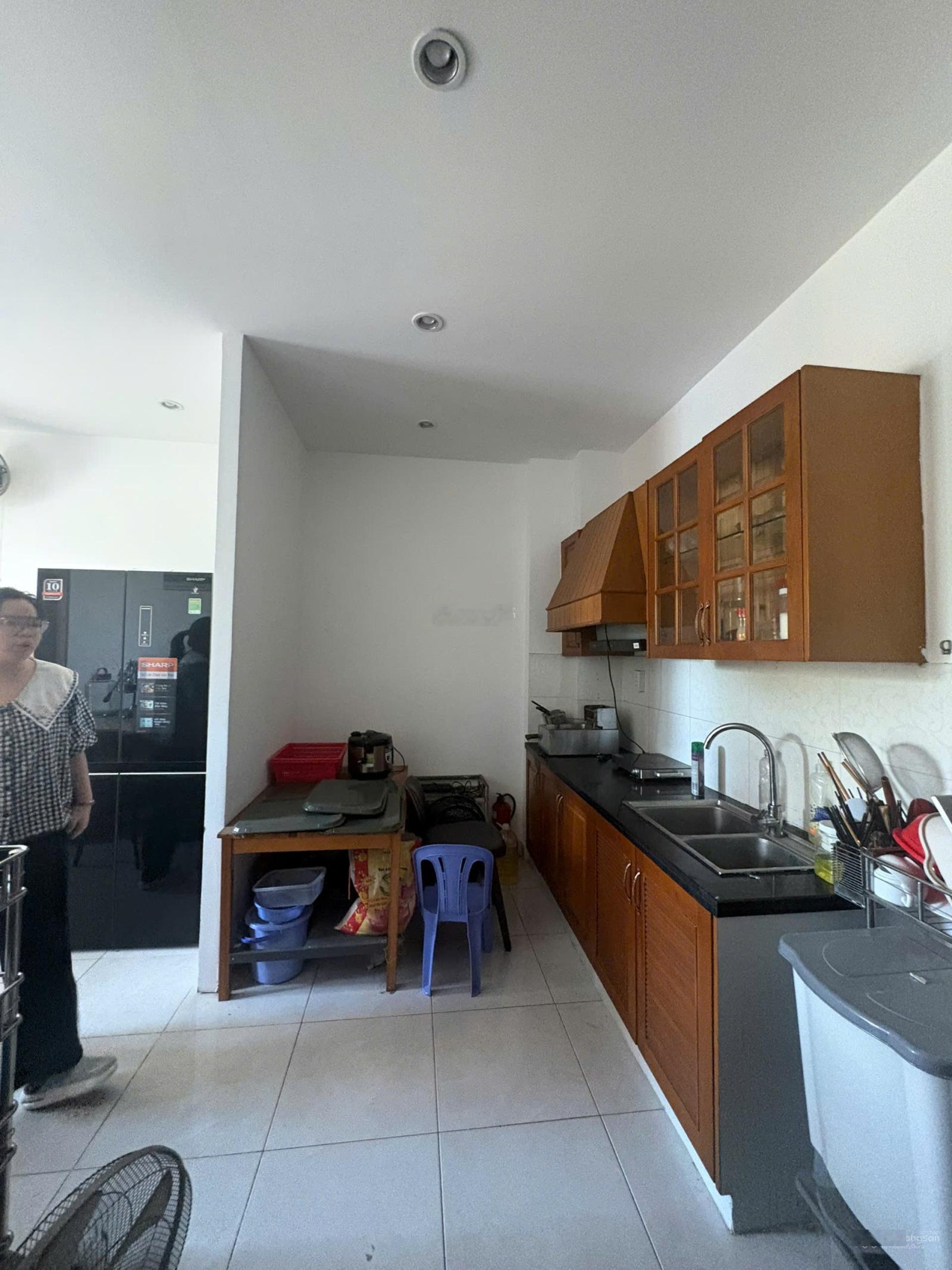 Cho thuê Nhà Mặt tiền Đồng Nai, Quận 10 - DT:8x15m - 5 Tầng, sân thượng vị trí kinh doanh