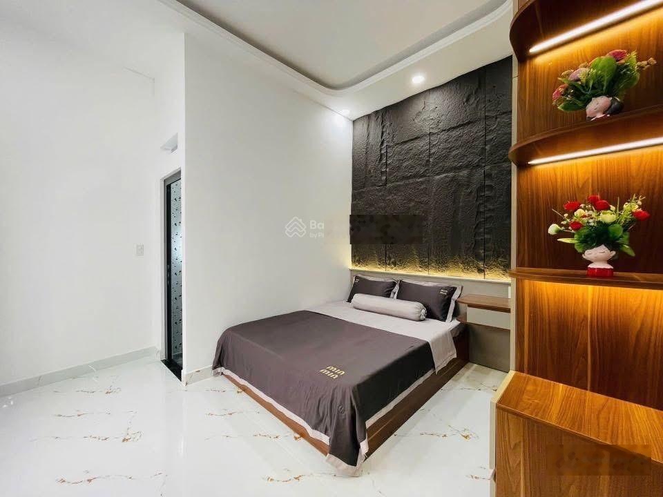 Bán nhà riêng 60m2 đường Cách Mạng Tháng 8 - Quận 10 giá 1Tỷ920 hẻm rộng, nội thất sẵn ở ngay