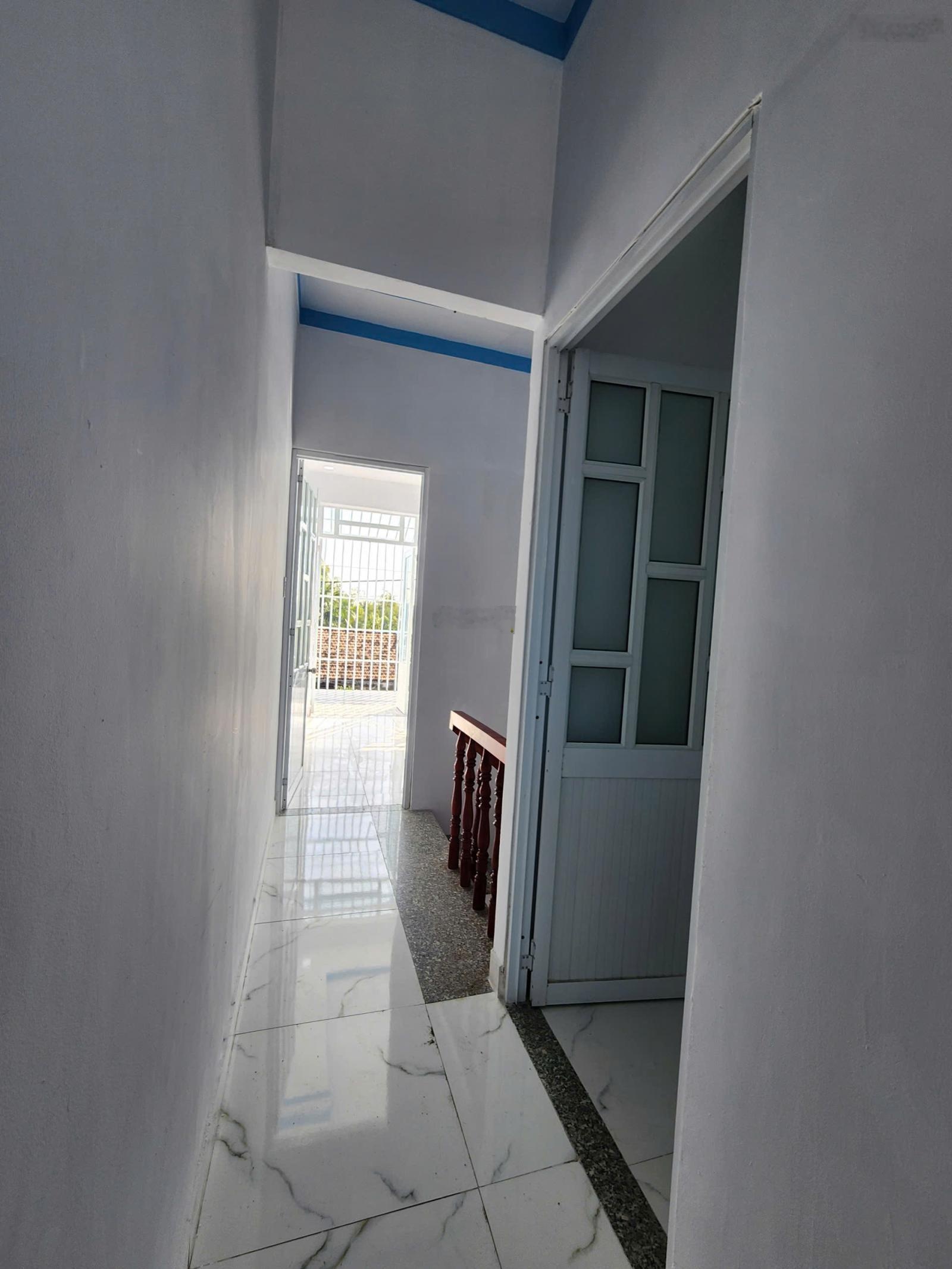 Chính chủ bán nhà sổ riêng ngay Hóc Môn sang tên ngay