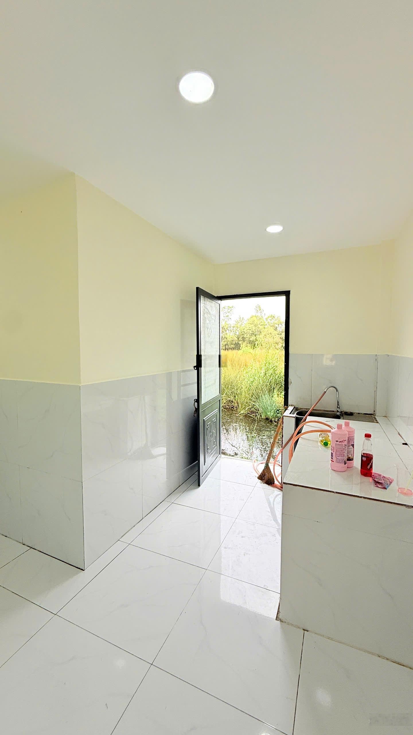 Nhà sổ riêng sang tên ngay Hóc Môn giá dưới 1ty