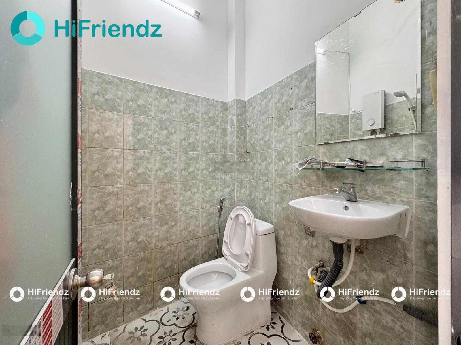 Độc quyền - Cho thuê nhà nguyên căn 1 trệt 1 lầu ngay sát bờ kè, dọn vào ngay giá ưu đãi cho khách