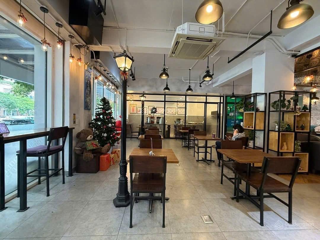 Cho thuê căn đôi nhà phố mặt tiền nguyễn cơ thạch - dtsd : 1400m2 giá 420 triệu/tháng