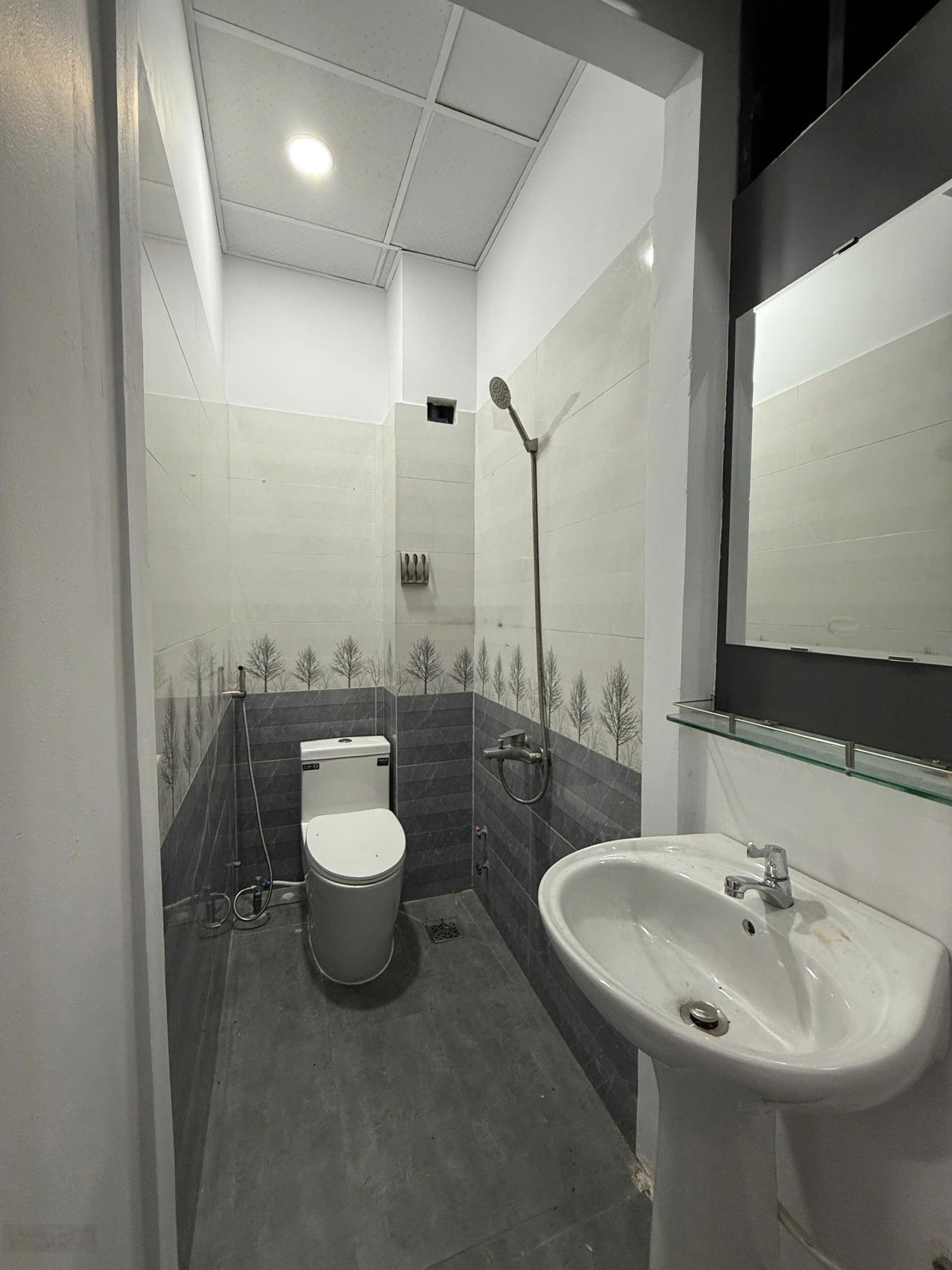 Đầu tư cho thuê - 2 tỷ - Nhà mới 2 tầng,2PN,2WC - 1' Metro Suối Tiên,XLHN, BX Miền Đông - Hẻm ôtô