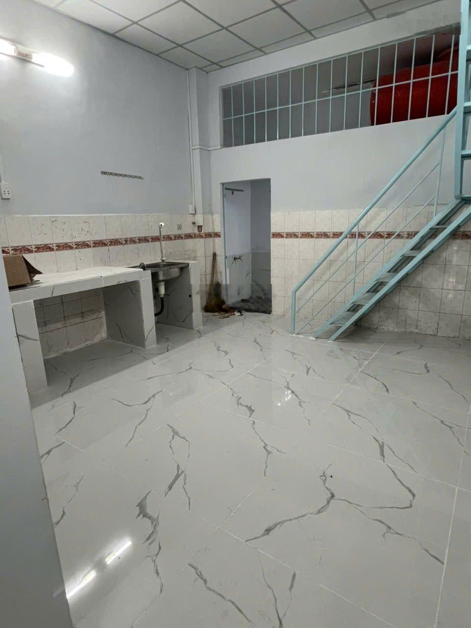 Cho thuê nhà mặt tiền Lòng Chợ Rạch Ông