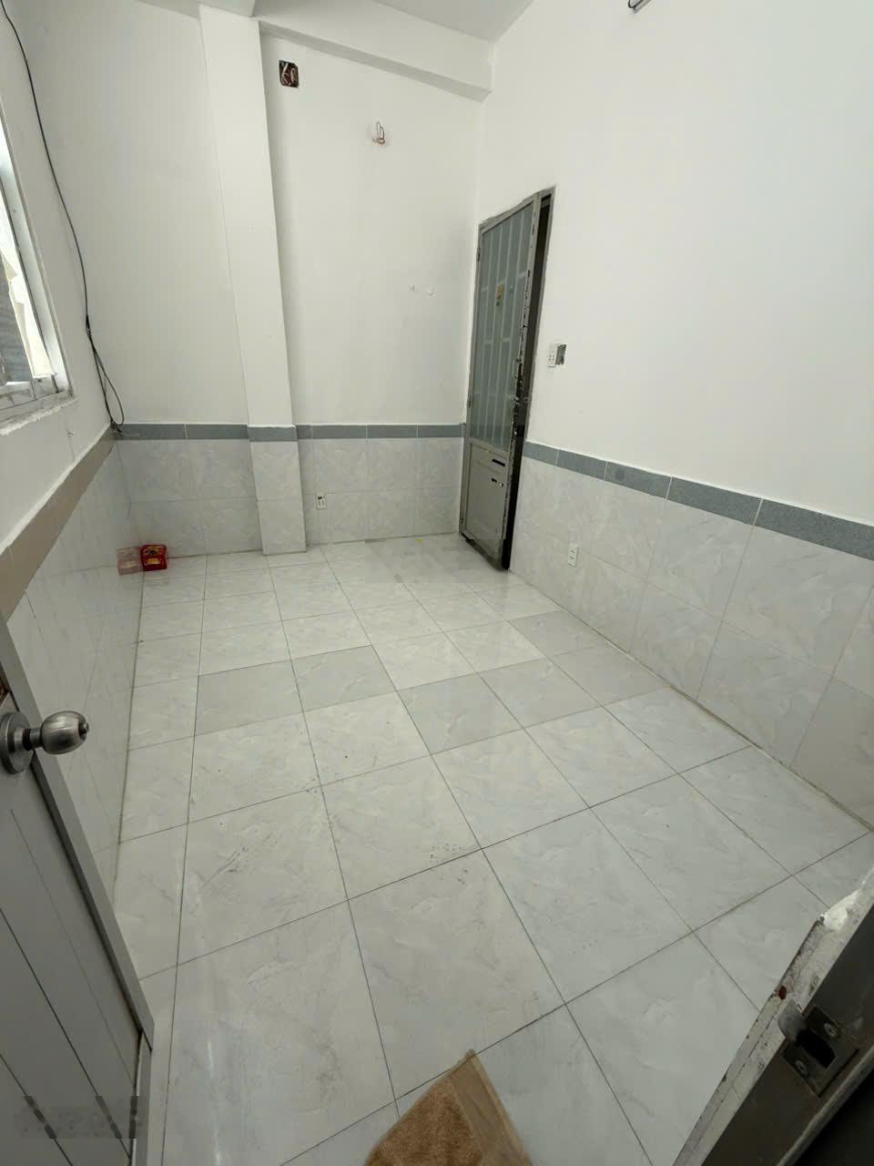 Phòng cửa sổ, máy lạnh giá tốt tại 28/10 Phan Tây Hồ