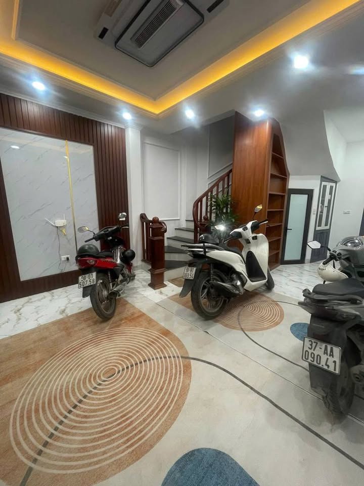 Nhà 5 tầng phố Tu Hoàng, Nam Từ Liêm - 31m2, mặt tiền 4m, giá hời