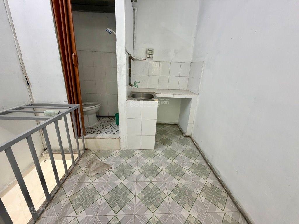 Cần bán gấp nhà Tân Bình nhà 2 lầu - 14m2 - mua xây sửa nhẹ là ok - 1.8 tỷ tại Lạc Long Quân