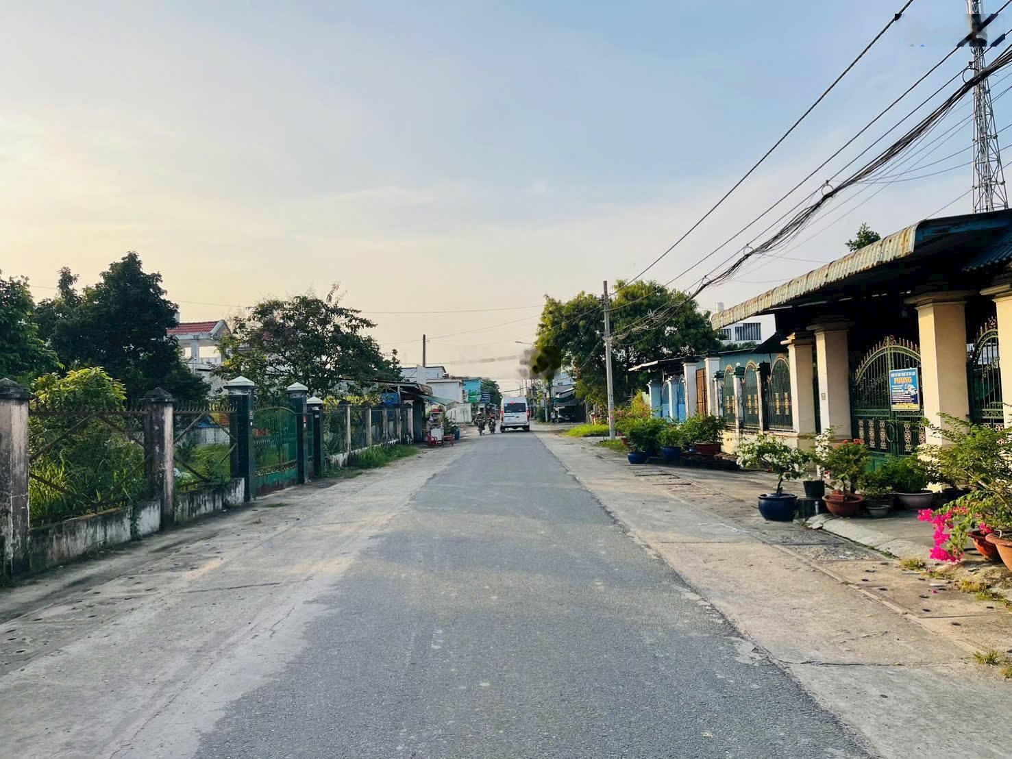 Chính Chủ bán gấp lô đất ngay Nguyễn Văn Khạ, 120m2 Thổ cư, Sổ hồng riêng, Đường nhựa, Chỉ 1 Tỷ