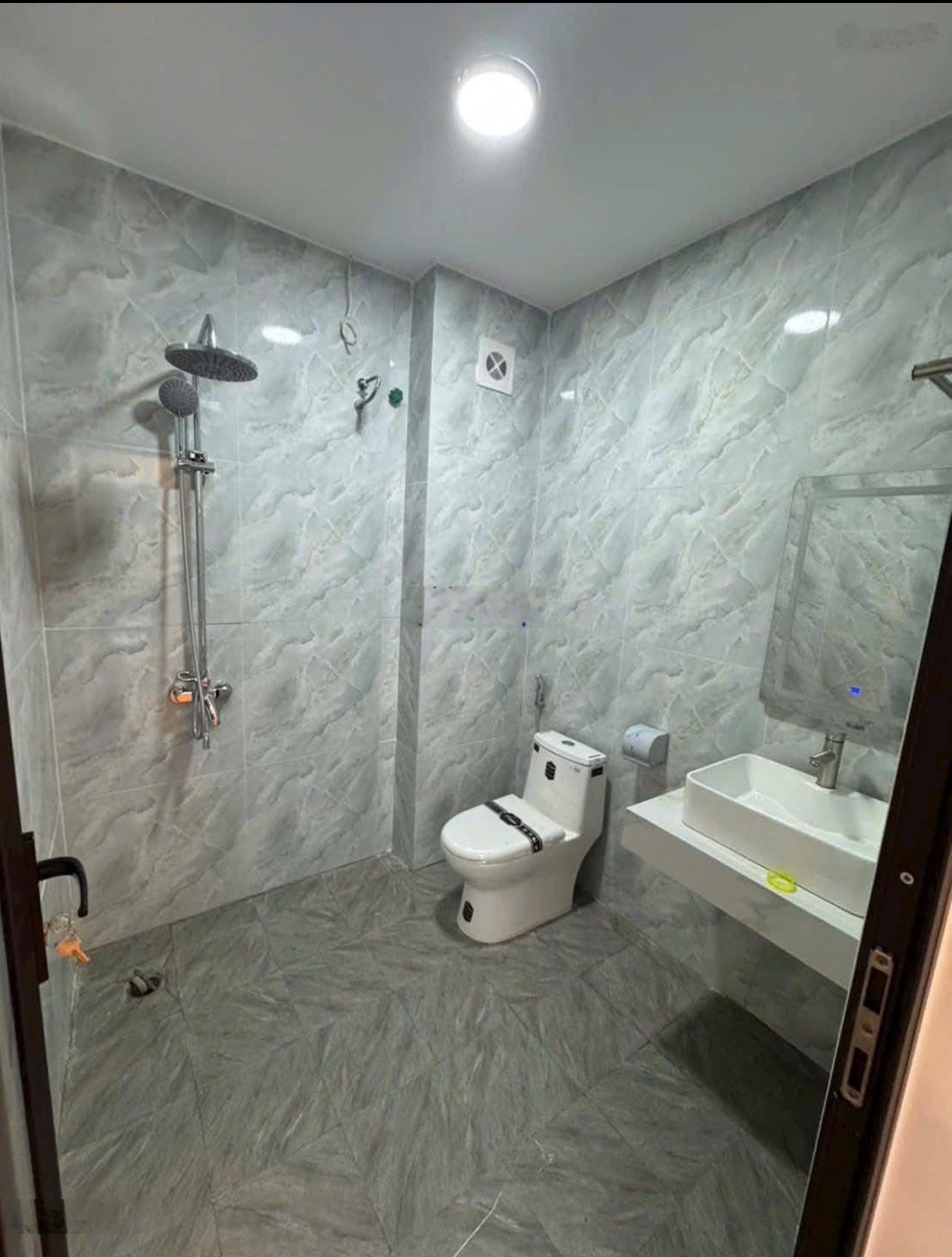 Bán nhà riêng tại Phụng Châu, Chương Mỹ, Hà Nội, 3,4 tỷ, 30 m2 cạnh bãi đỗ xe ô tô