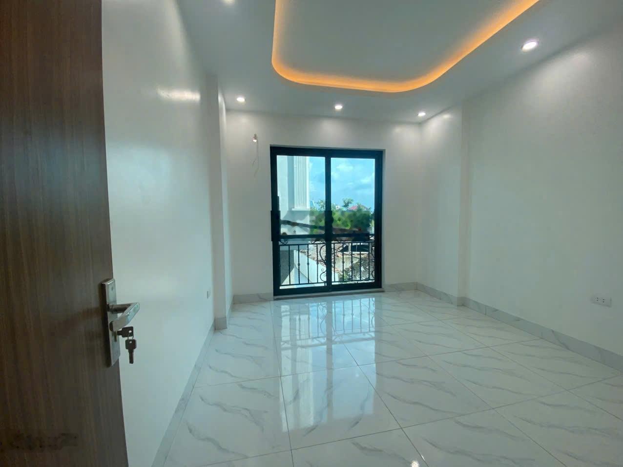 Chỉ hơn 3 tỷ sở hữu nhà biên giang- hà đông,dt35m*4t*3 pn rộng, ô tô đỗ cổng, 4km tới bx yên nghĩa