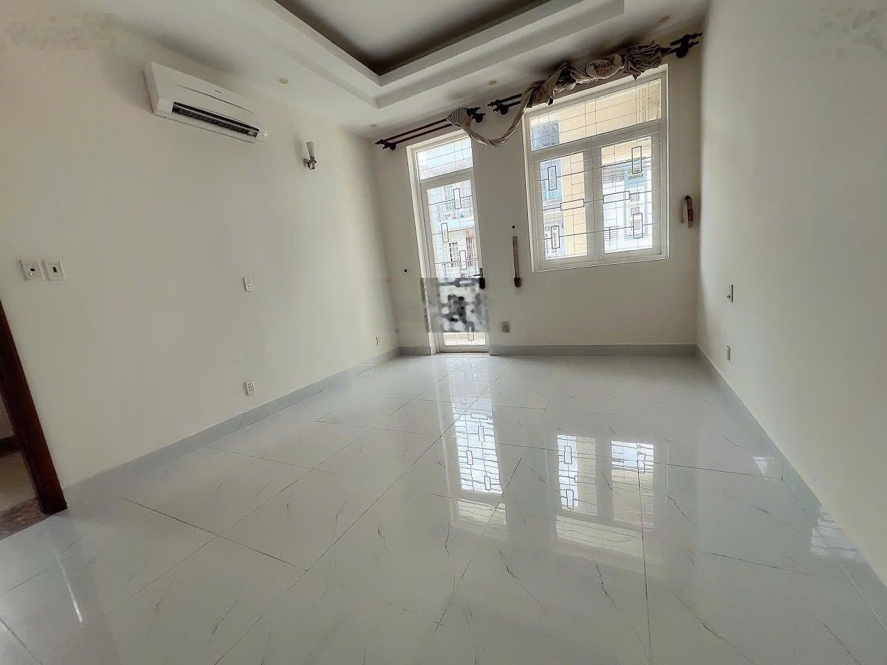 Cho thuê nhà đường 12m Lê Đức Thọ P15 giáp P17 Gò Vấp. Nhà 5 tầng. Giá 34tr/tháng. 0902958586