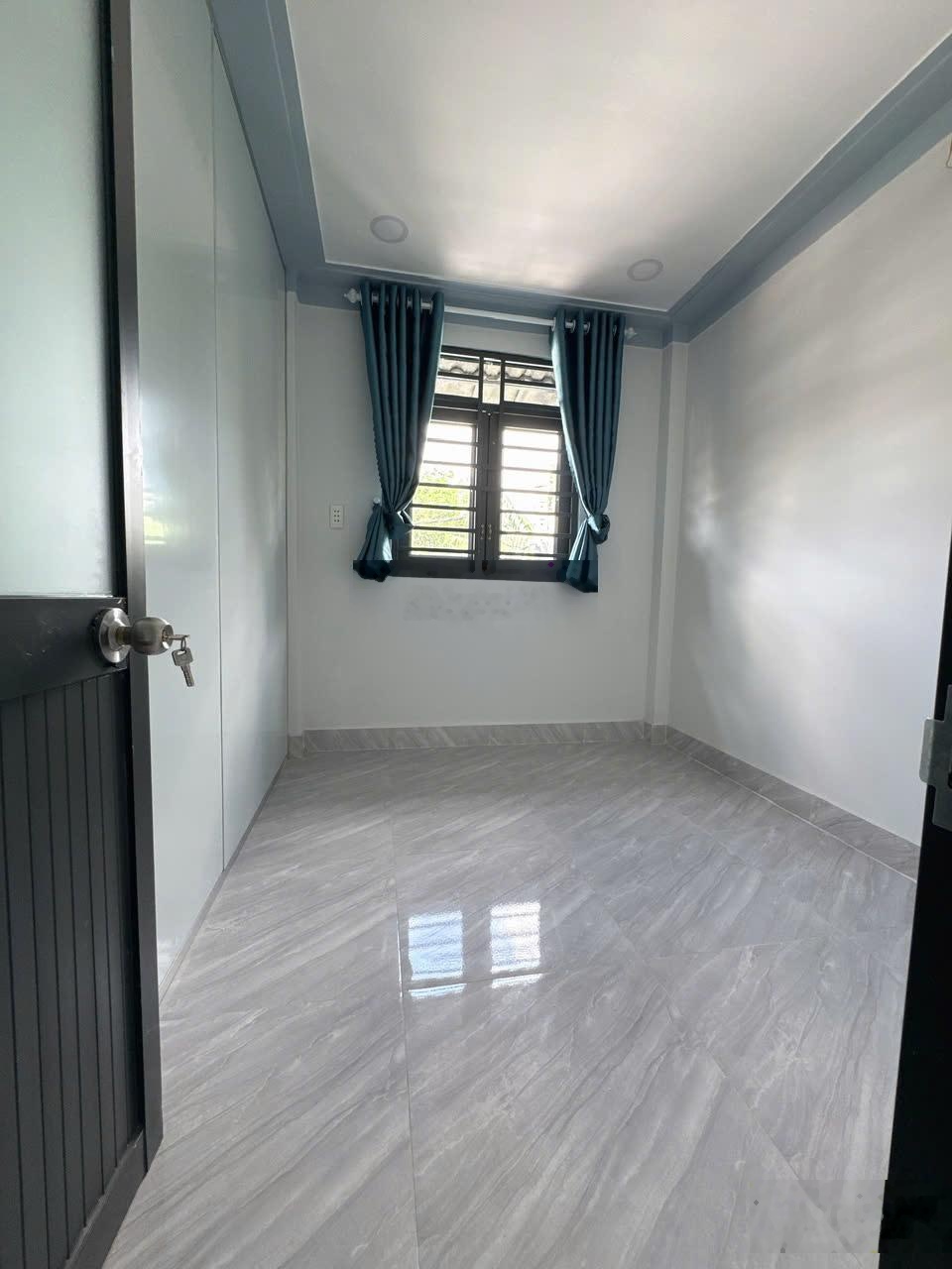 Bán nhà riêng tại Lê Thị Riêng, 948 triệu, 16m2, 2PN, 2WC, hàng hiếm tại Q12, HCM