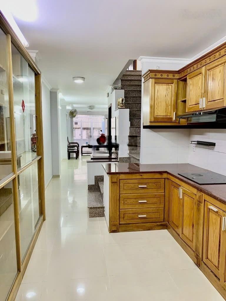 Cần cho thuê nhà 3 lầu đường Lê Văn Sỹ