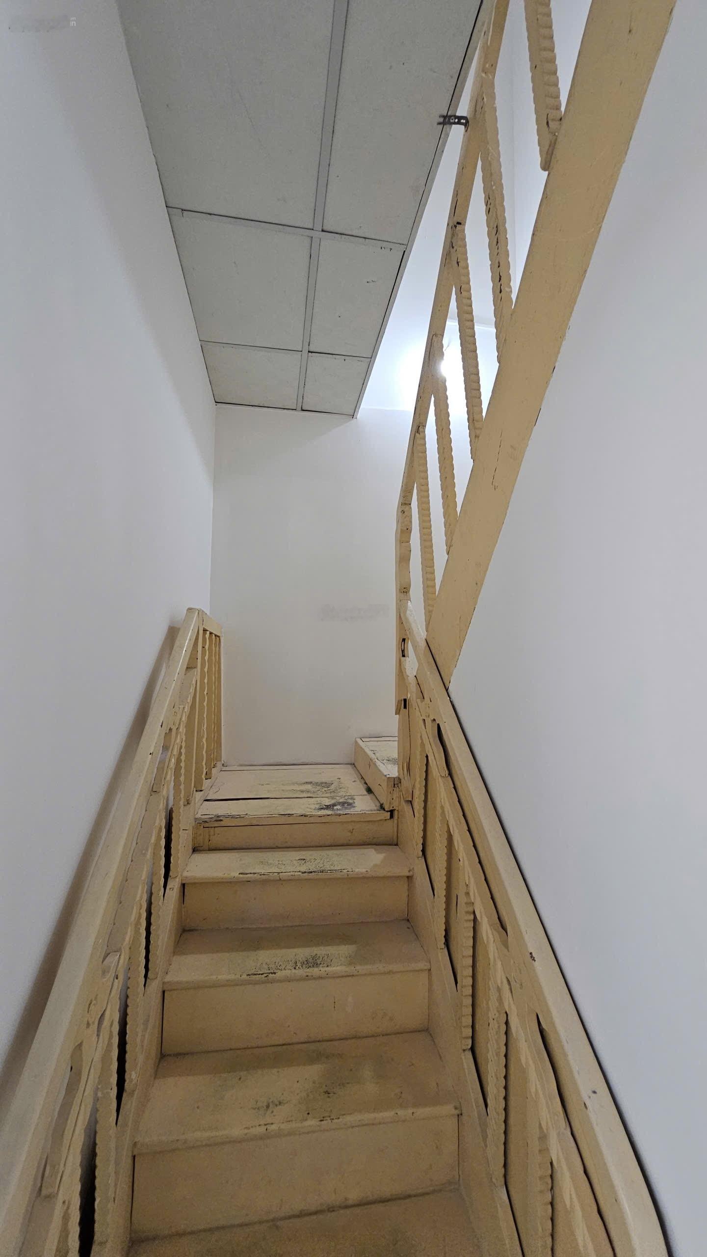 Nhà HXH - Nguyễn Xí - 4x19m - trệt lầu - 3PN 2WC - 12,5 triệu TL - Hằng 0906656852 xem nhà