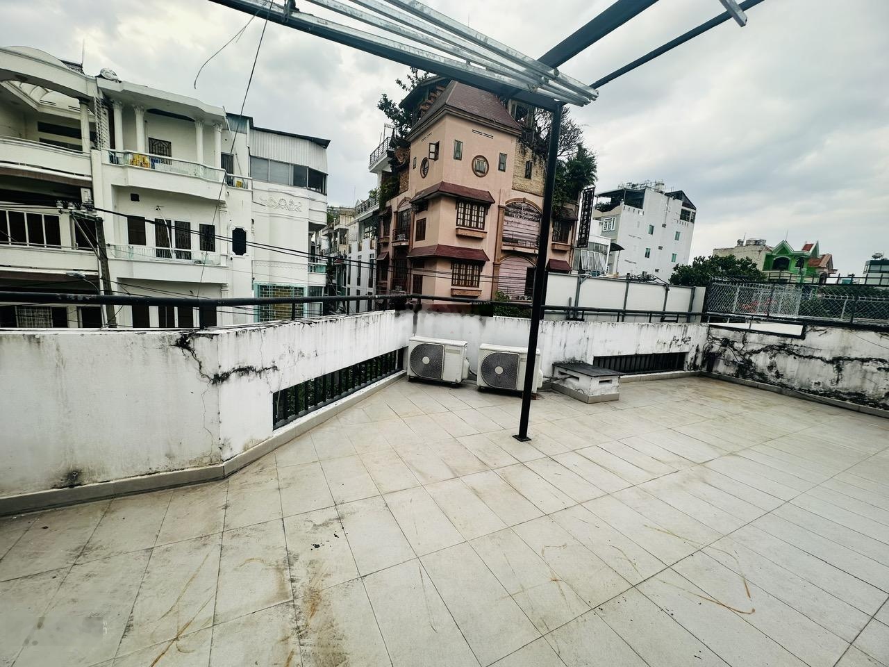 Cho thuê mặt tiền đường Hoàng Dư Khương Quận 10 - DT 12x15 - trệt 2 lầu - giá 48 triệu 0979282604