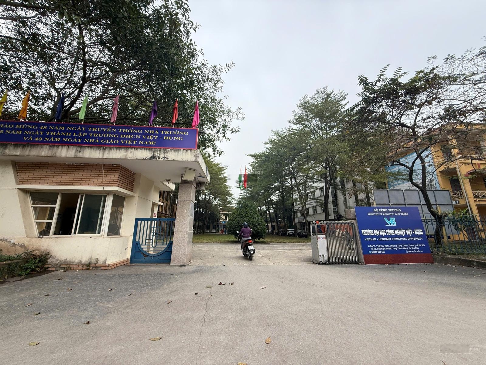 Đất ở đô thị gần trường đại học Việt - Hung , trường đại học Lao Động Xã Hội , có thể xây cho thuê
