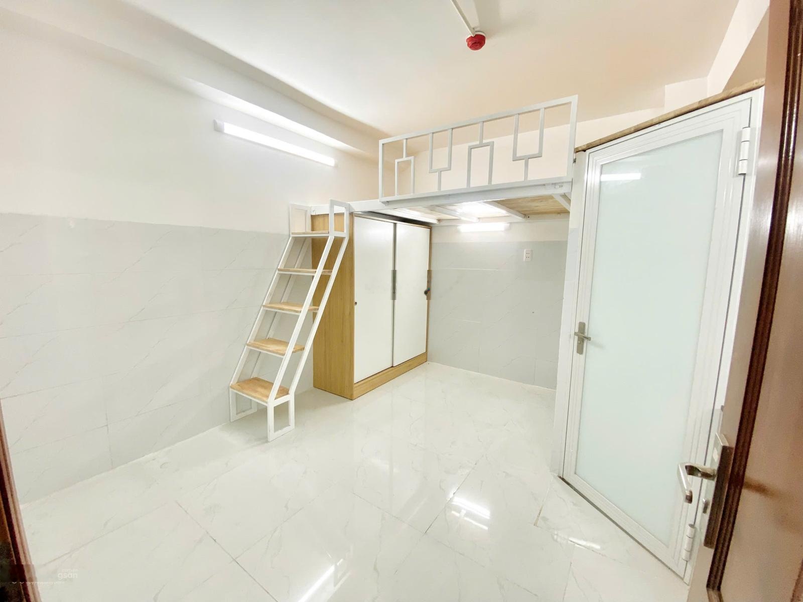 Phòng mới sẵn nội thất máy lạnh 2tr7 cách AEON Tân Phú 10p