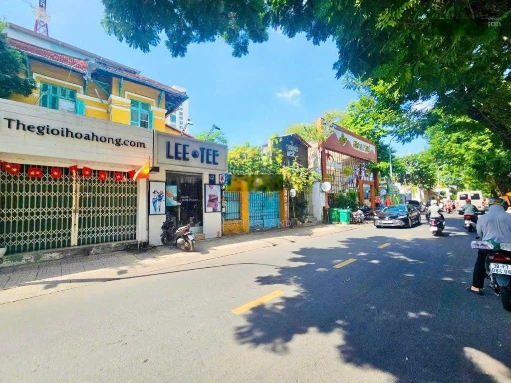 Cho thuê villa mặt tiền 17A Tú Xương, P.Võ Thị Sáu, Quận 3 - DT 8m x 28m, 1 trệt 2 lầu