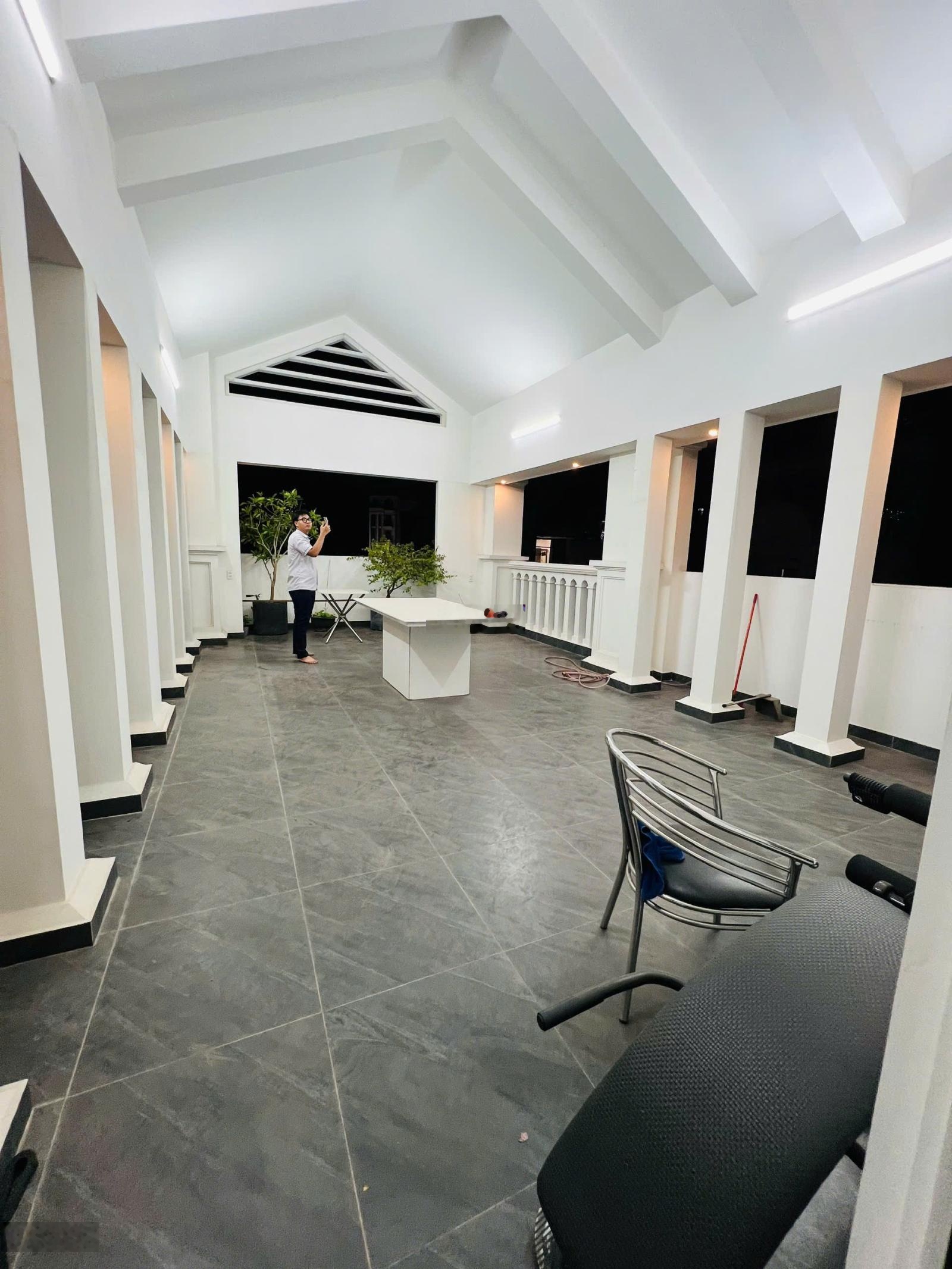 Cho thuê nhà mới xây tại 49G Phan Đăng Lưu, Phường 03, Quận Bình Thạnh.