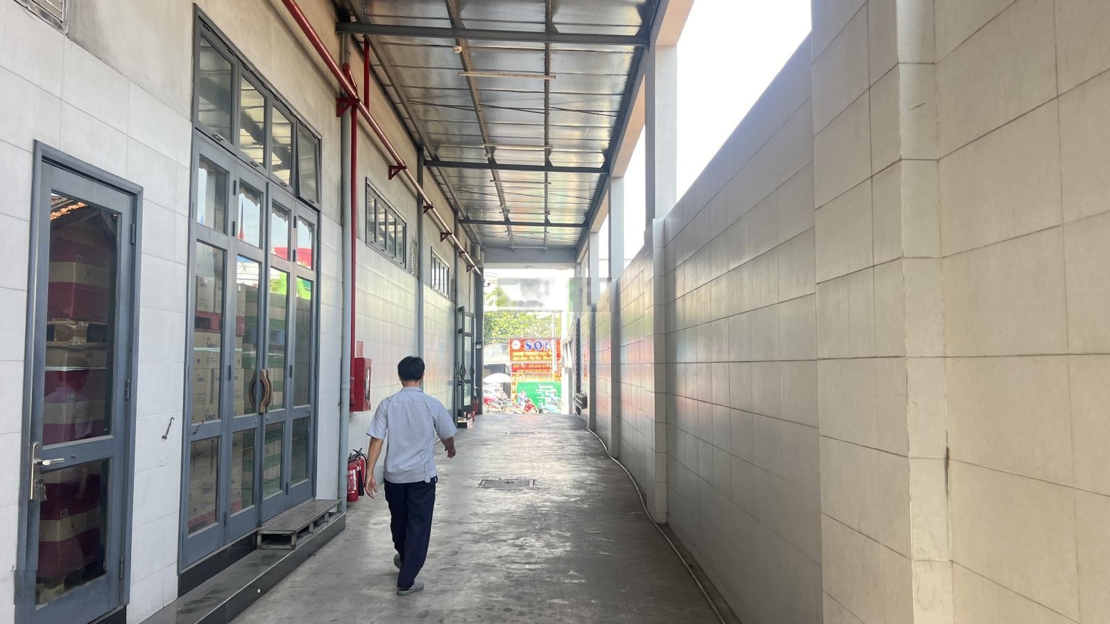 Toà nhà MT Kha Vạn Cân, vị trí siêu đẹp của tuyến đường. Sát PVĐ. Tổng SD 1.045m2.