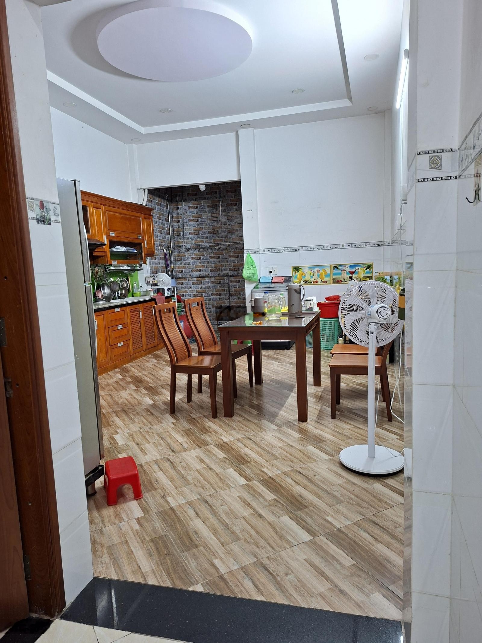 Cho thuê nhà riêng trệt 1 lầu 3PN, 12 triệu, 88m2 tại Nguyễn Văn Quá, Q12, HCM, giá siêu hời, đẹp