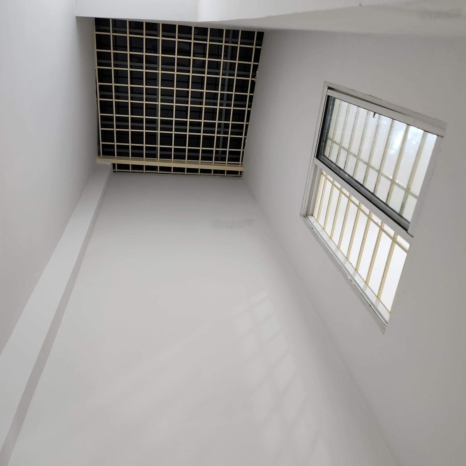 Cho thuê nhà mặt góc cực kì thoáng mát, ngay ngã 3 Tân sơn thuân tiện di chuyển sang cách quận khác