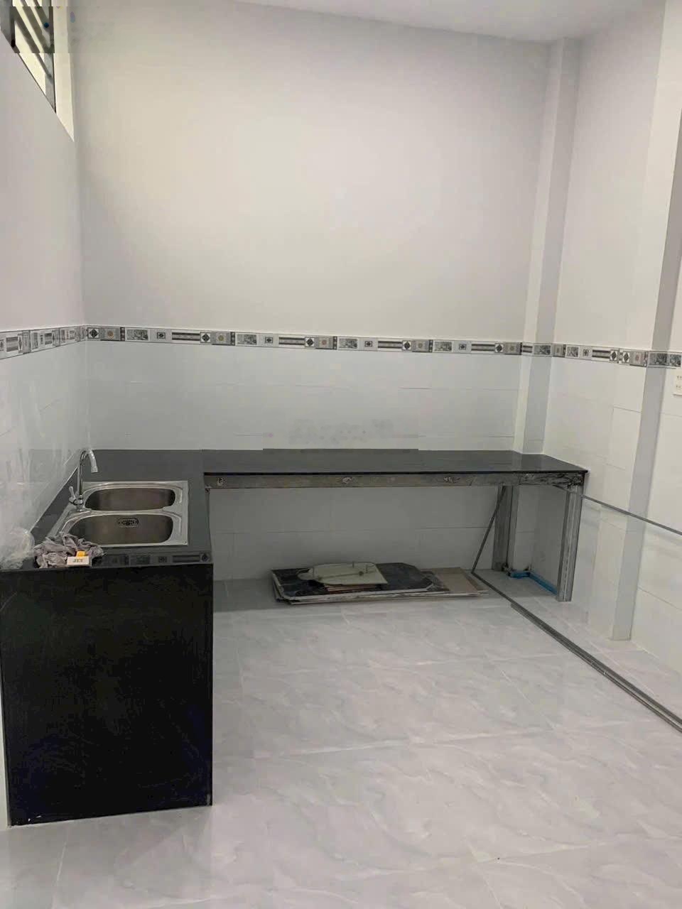 Cho thuê nhà nguyên căn đường bình long, tân phú - 115m - nhà trống suốt - tiện setup