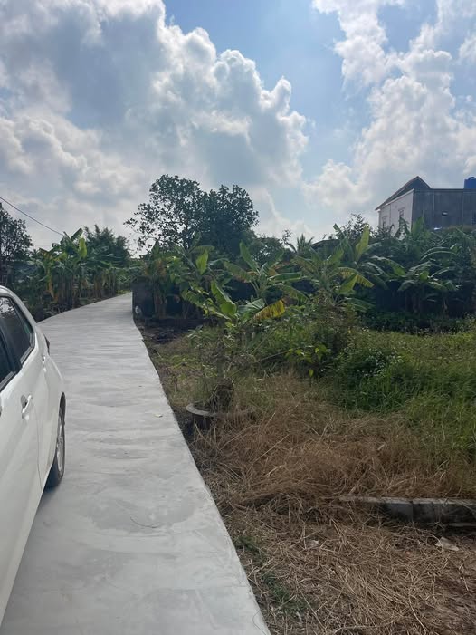 Đất nền vuông vắn, đường ô tô, sổ sẵn sang tên