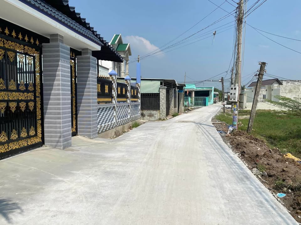 Cần bán lô đất vuông vắn tại Khu phố 4, xã Đức Hòa, huyện Đức Hòa, tỉnh Long An