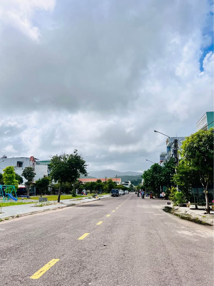 Đất vàng Hoàng Minh Thảo: Gần trường, gần công viên, giá yêu thương!