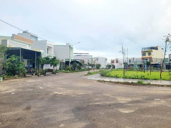 Cơ hội sở hữu lô đất vuông vắn tại khu vực 6, Phường Nhơn Bình, Thành phố Quy Nhơn, Tỉnh Bình Định