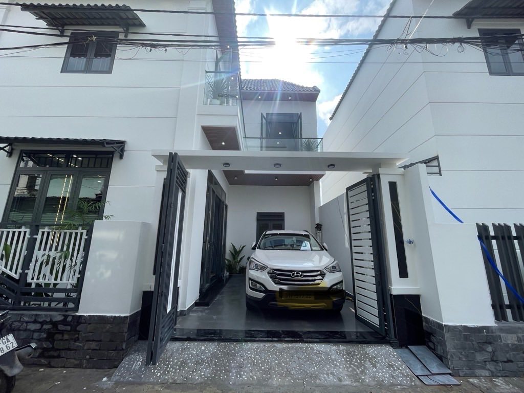 Biệt thự mini Hóc Môn full nội thất lung linh, giá 6.4 tỷ, đậu ô tô thoải mái