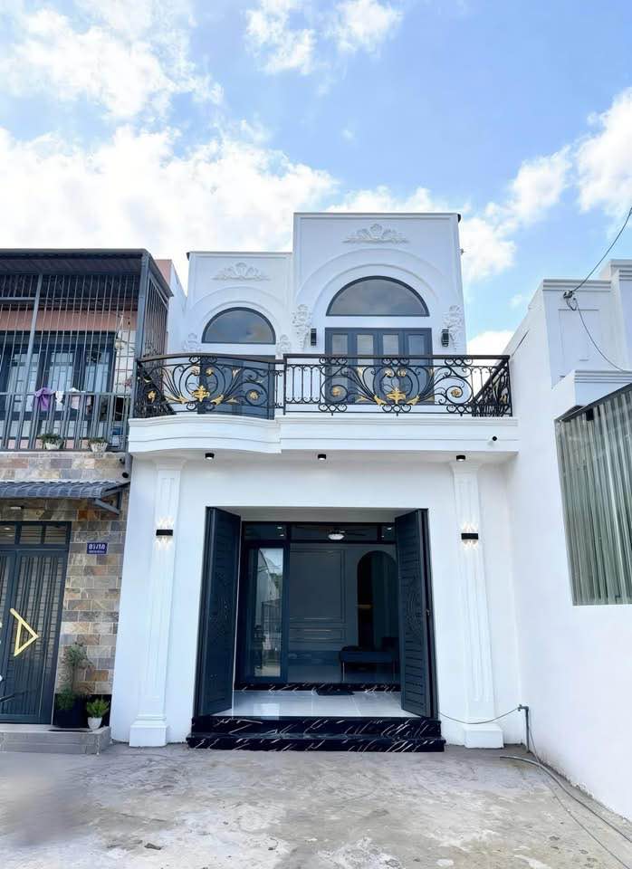 Nhà phố tân cổ điển hiện đại full nội thất tại Rạch Giá