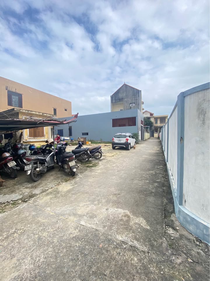 Nhà 40m2 Đồng Hới, ô tô lướt, gần phố đi bộ