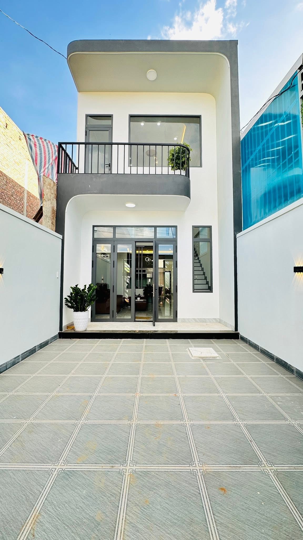 Nhà 3 phòng ngủ full thổ, hẻm xe hơi 54 An Dương Vương, giá 1,9 tỷ