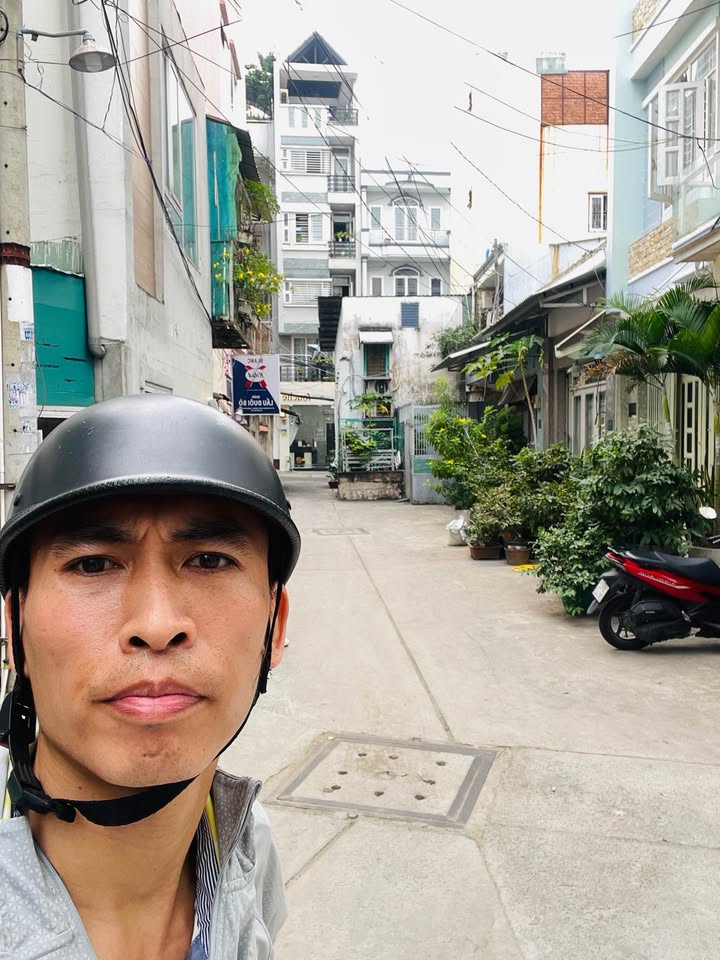 Nhà hẻm xe hơi Phan Xích Long - Ô tô ngủ trong nhà - 5 tầng sang trọng