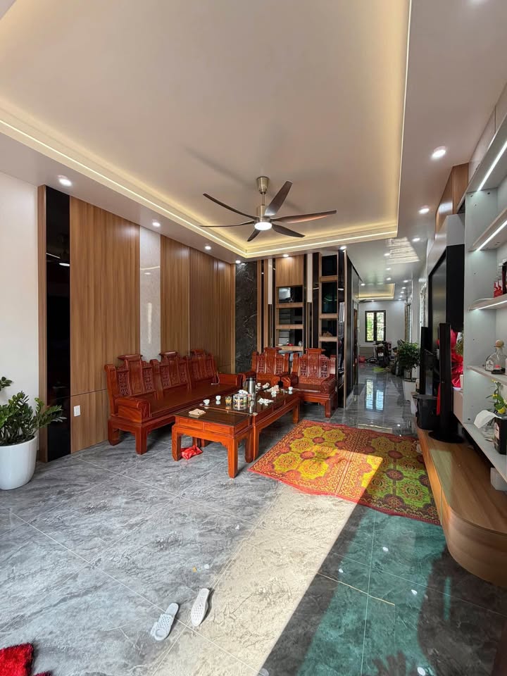 Tọa lạc tại vị trí đắc địa của Khu đô thị Vũ Phúc, căn góc này mang đến một không gian sống lý tưởng